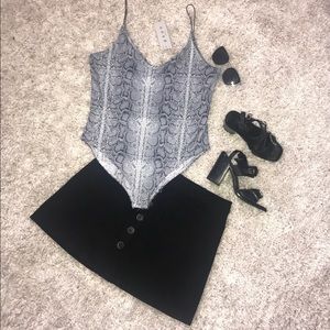 Gaze Gray Snakeprint Body Suit size L
